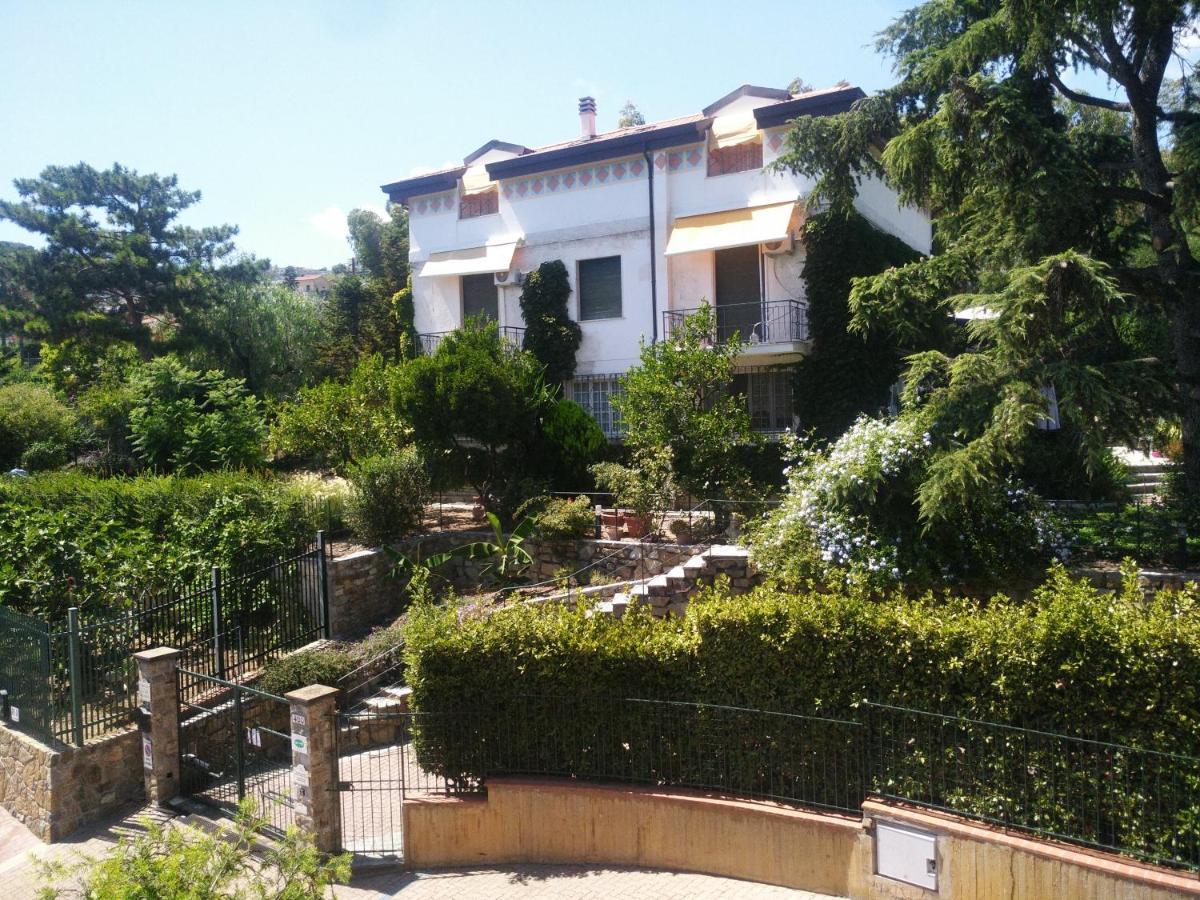 Casa Di Rossana Bed&Breakfast Sanremo Exteriör bild