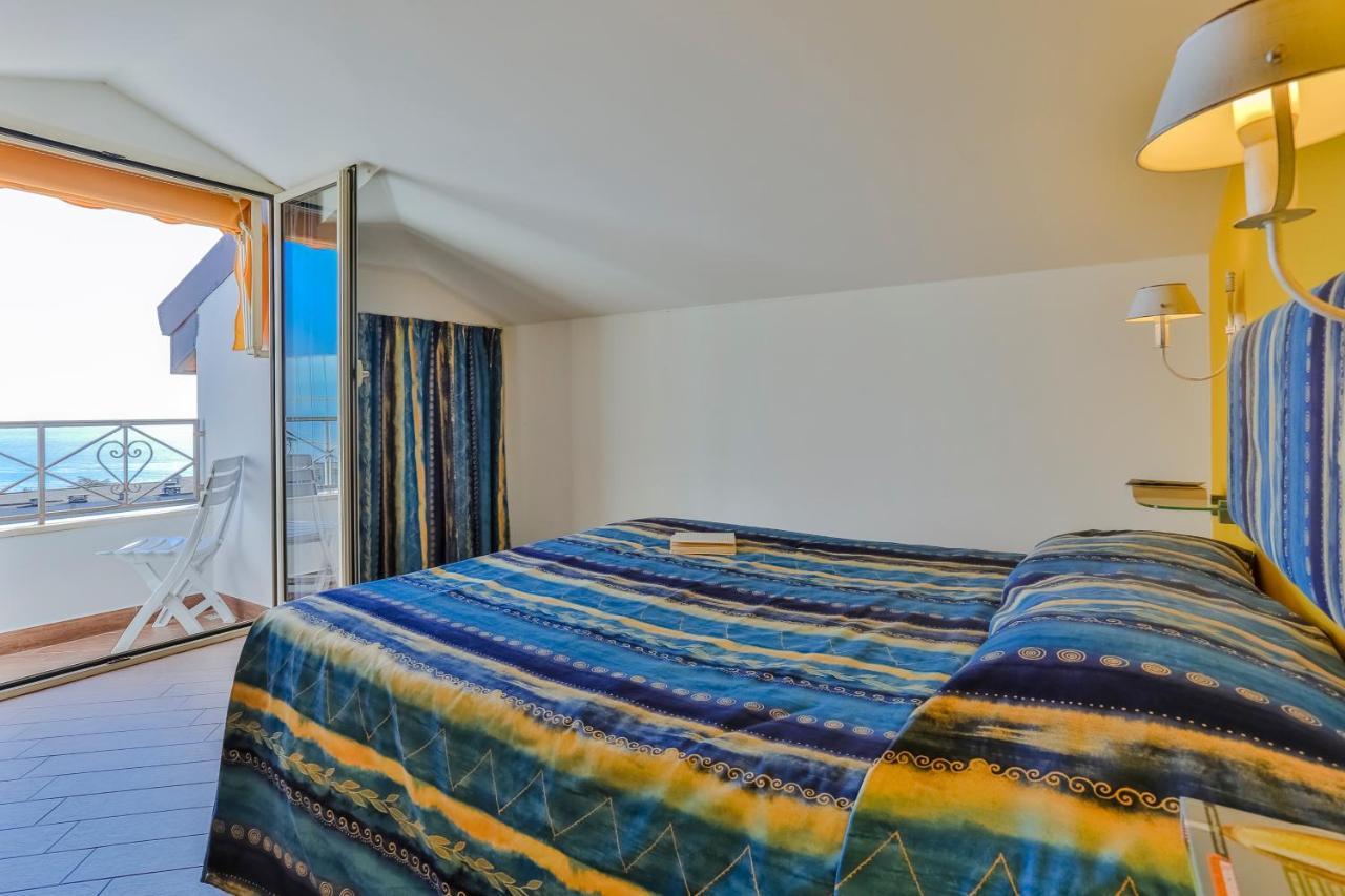 Casa Di Rossana Bed&Breakfast Sanremo Exteriör bild